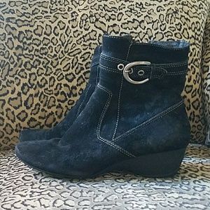 Size 8.5 black sued circa boots